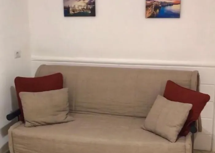 Isabel House דירה